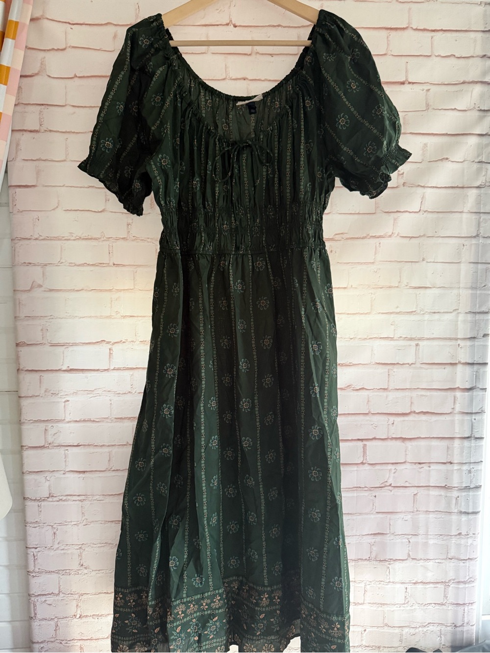 Universal Thread Dark Green Puff-Sleeve Midi Dress